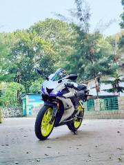 YAMAHA R15 V3